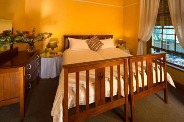 Mountain Manor Guest House & Executive Suites