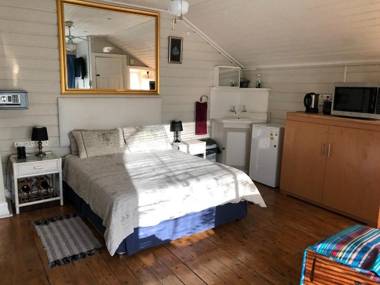 Swiss Cottage Guest House