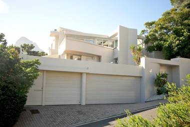 Lion's View Villa & Apartment