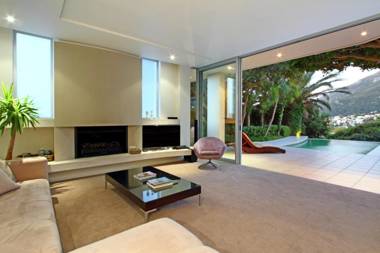 Lion's View Villa & Apartment