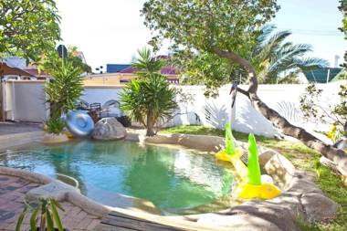 Green Elephant Backpackers