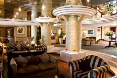 Peninsula All Suite Hotel