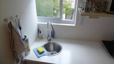 4 on Highworth Apartments and Studios