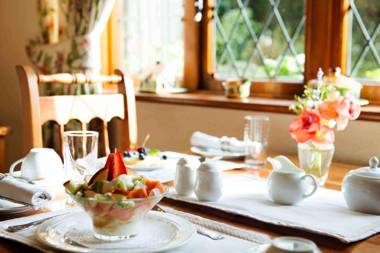 Knightsbury Guest House