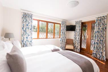 Knightsbury Guest House