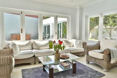 Abington Manor Fish Hoek Guesthouse