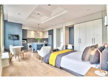 Cartwrights Studio 1008