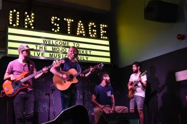 Mojo Hotel/Hostel & Market