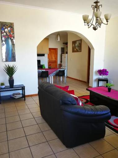 12 Greenpoint Guesthouse