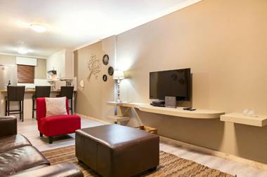 The Waves 1002 by HostAgents