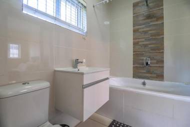 Eaton Square 2 by CTHA