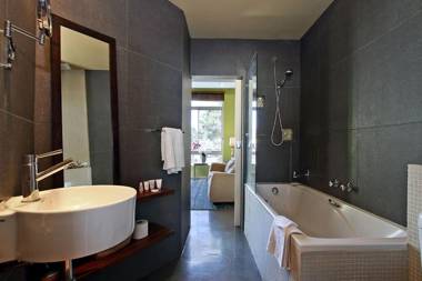 Berkeley Square Apartment