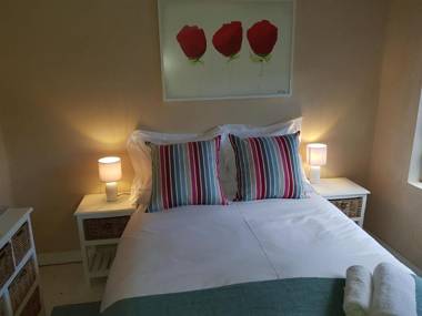 Guest House Frame Ace