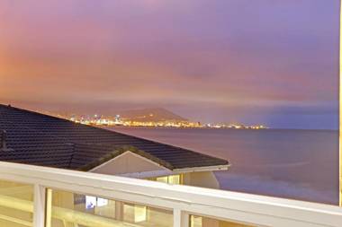 Neptune Isle 301 by HostAgents