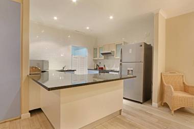 Neptune Isle 301 by HostAgents