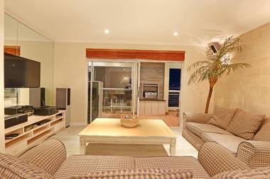 Neptune Isle 301 by HostAgents