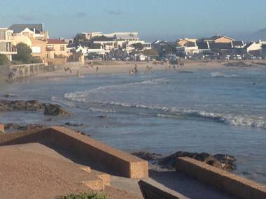 White Waves Beach House