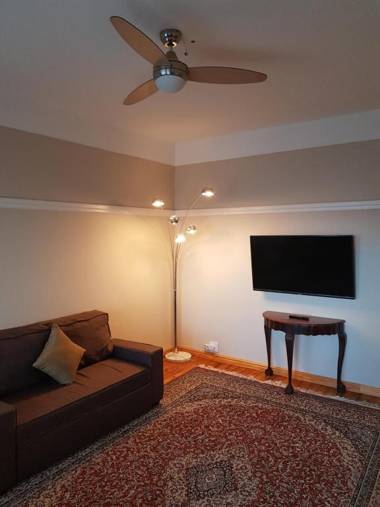 Bramber Court Art-Deco Self-Catering Apartments