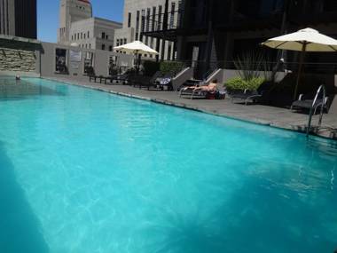 Trendy Modern City Centre Apartment