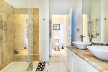 Croxteth Victorian House in Green Point Village