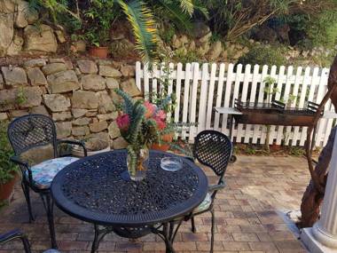 Valley Heights Guest House and B & B