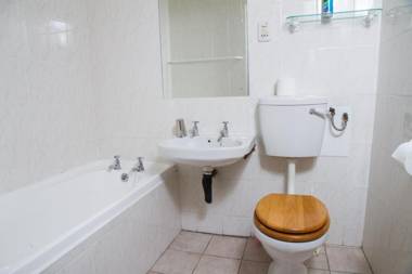 Howards End Manor B&B