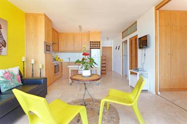 Neptune Isle 214 by HostAgents