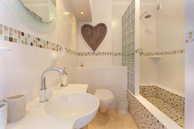 Neptune Isle 214 by HostAgents