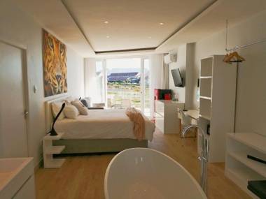 Peach on Beach Boutique Guesthouse