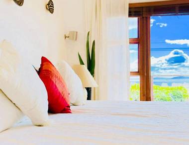 Sun & Sea in a Downtown Mediterranean Villa