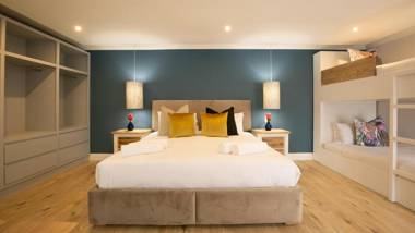 Hout & About Guest House