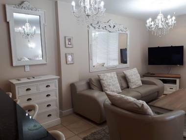 402 Hibernian Towers Luxury Self Catering Accommodation