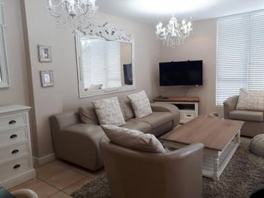 402 Hibernian Towers Luxury Self Catering Accommodation