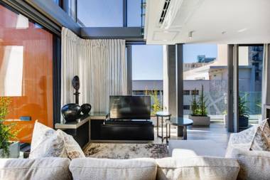 Luxury De Waterkant Loft Retreat