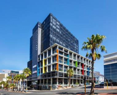 Luxury De Waterkant Loft Retreat