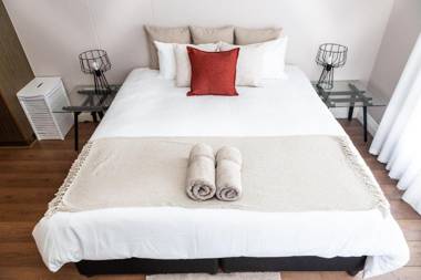 Magnificent Views 2 Bedroom 112 Eden on The Bay