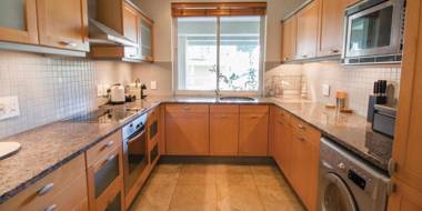 One Bedroom Apartment - fully equipped Waterfront based