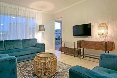 Big Bay Beach Club 98 by HostAgents