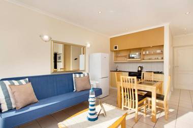 Van Riebeeck 12 by HostAgents