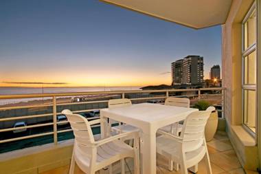 Kite View at The Bay by HostAgents