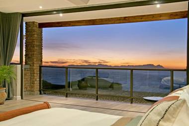 Zaria Sun Family by HostAgents