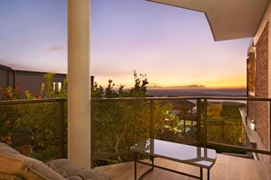 Zaria Sun Family by HostAgents