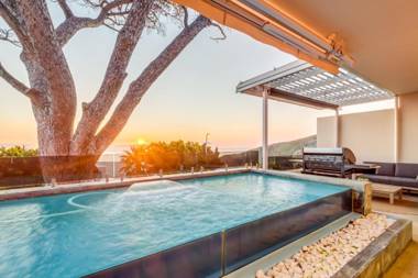 Spacious Family Villa in Camps Bay with Breathtaking Views