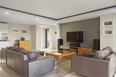 Ravensteyn Villa - Camps Bay