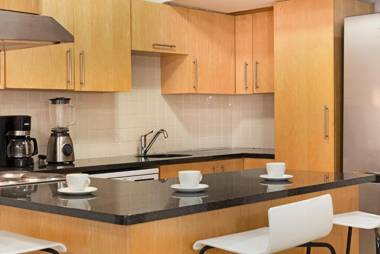 Fountain Suite 906 by HostAgents