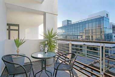 Eden on the Bay 117 by HostAgents