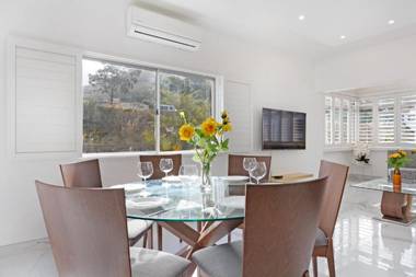 Manella On Kloof by HostAgents