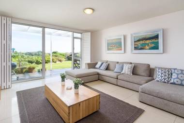 Dolphin Beach E35 by HostAgents