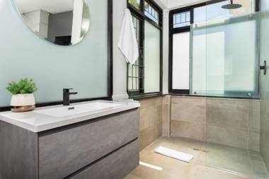 One Calais Luxury Apartments