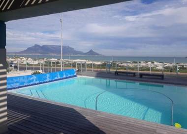 Cape Town Sea Spray BloubergStrand